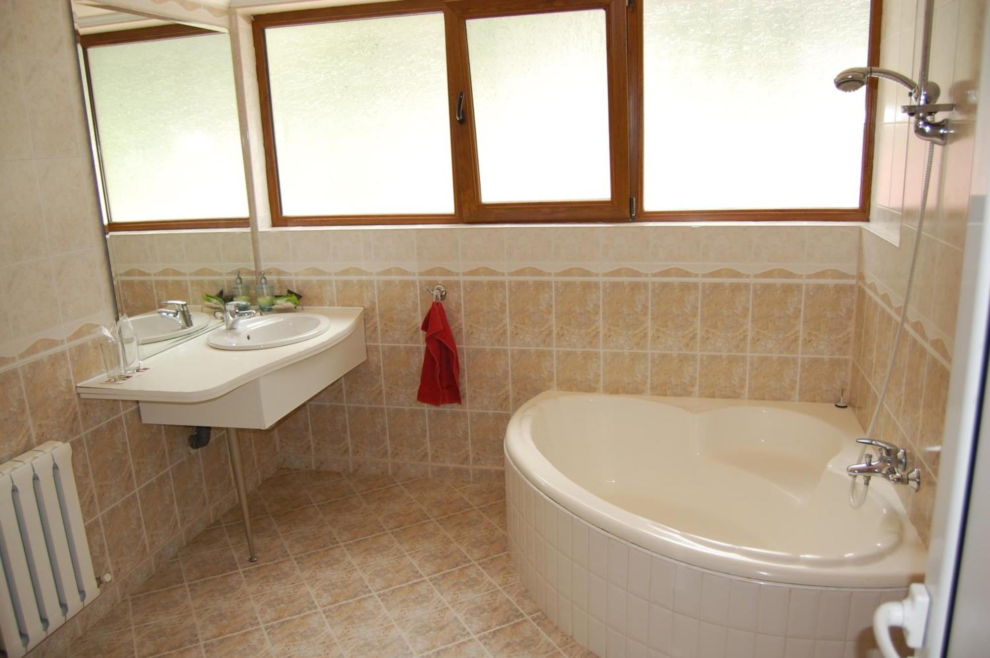 Complex Brashlyan Hotel 2*